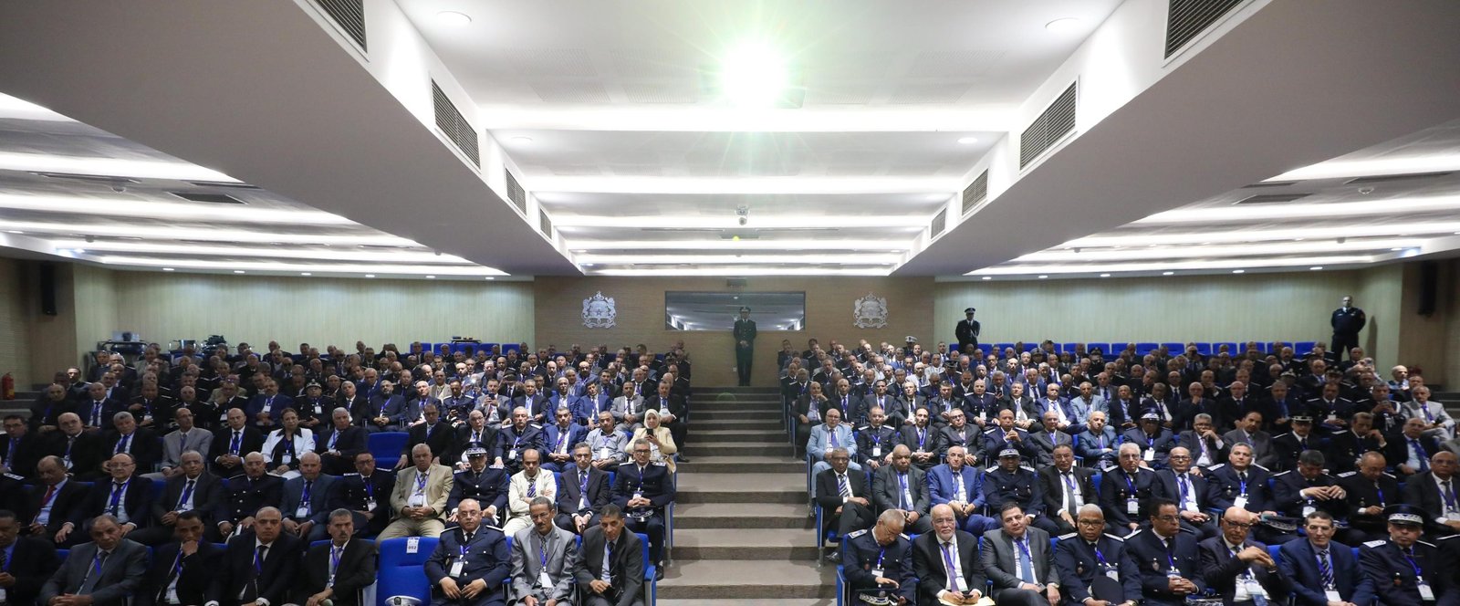 القنيطرة… الاحتفاء بالشرطيات والشرطيين الممارسين والمتقاعدين الذين أنعم عليهم جلالة الملك بأوسمة ملكية سامية