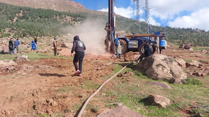 حفر بئر بضواحي جماعة وقيادة ستي فاضمة اقليم الحوز من طرف محسنة متطوعة من اجل الخير