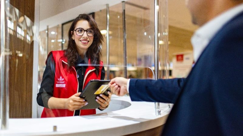 الخطوط الملكية المغربية ومجموعة البريد بنك يعيدان ابتكارتجربة المسافر