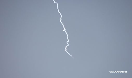 أبوظبي.. إصابة 6 أشخاص لدى سقوط شظايا ناجمة عن اعتراض ناجح لطائرة مسيرة (رسمي)